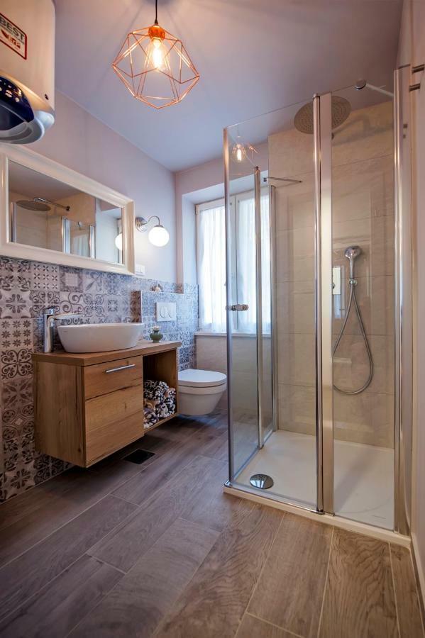 Studio Apartment Kris โรวีน ภายนอก รูปภาพ